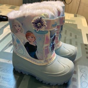 Frozen 2 winter boots